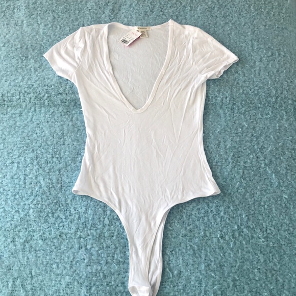 a'gaci Tops - A’Gaci Short Sleeve Deep V Ribbed Body Bozzolo new